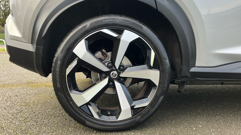 Nissan Juke 1.0 DiG-T 114 Tekna 5dr Petrol Hatchback